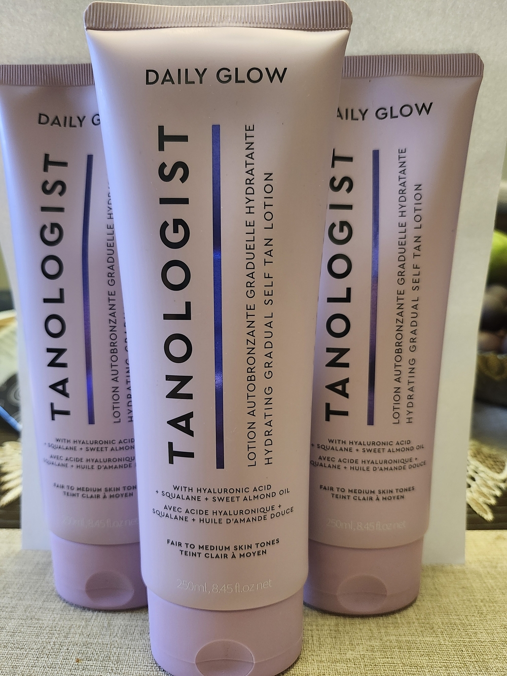 Tanologist Daily Glow Hydrating Self-Tan Lotion - Fair To Medium Skin Tone Set 3